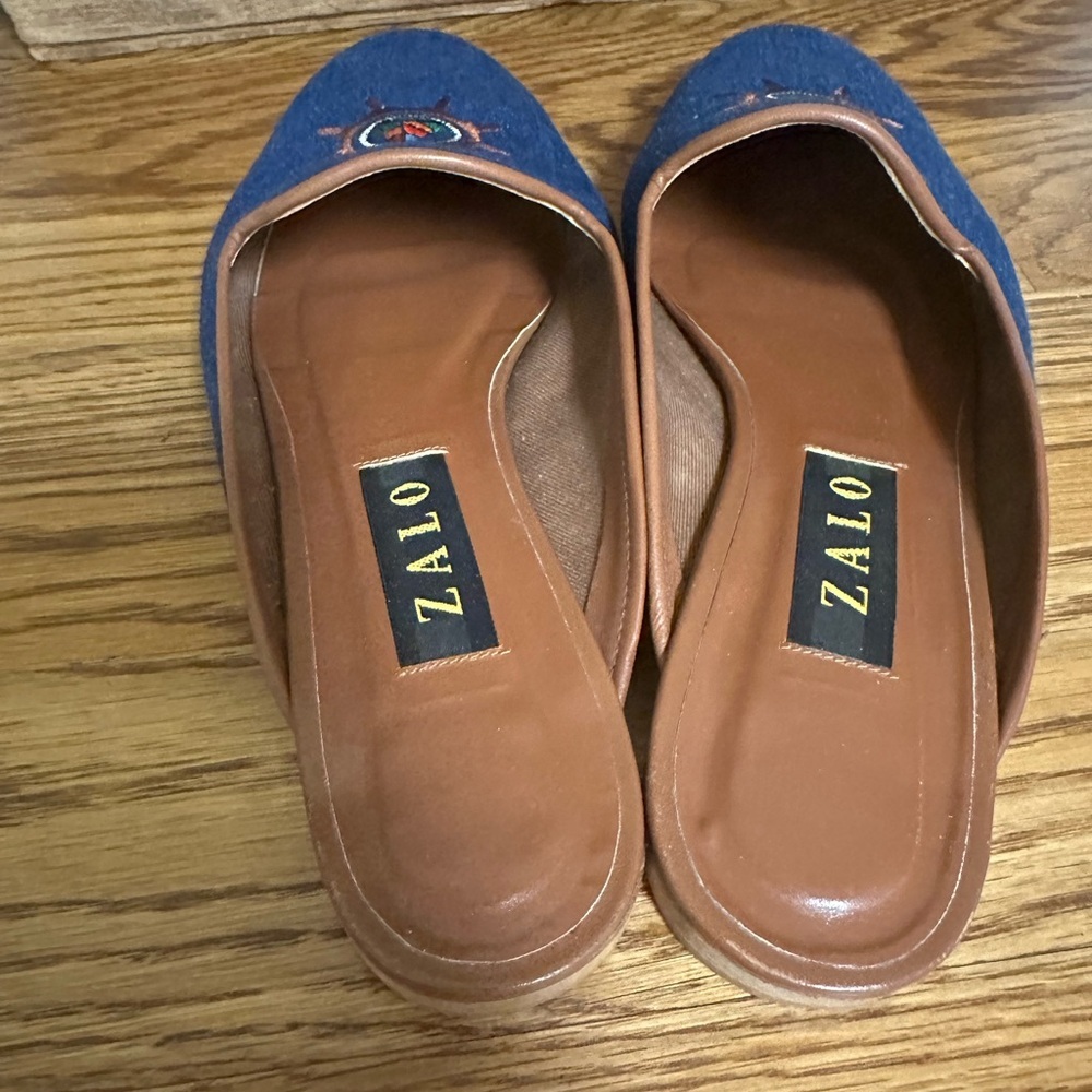 Zalo Women’s Navy Embroidered Loafers - Picture 4 of 5